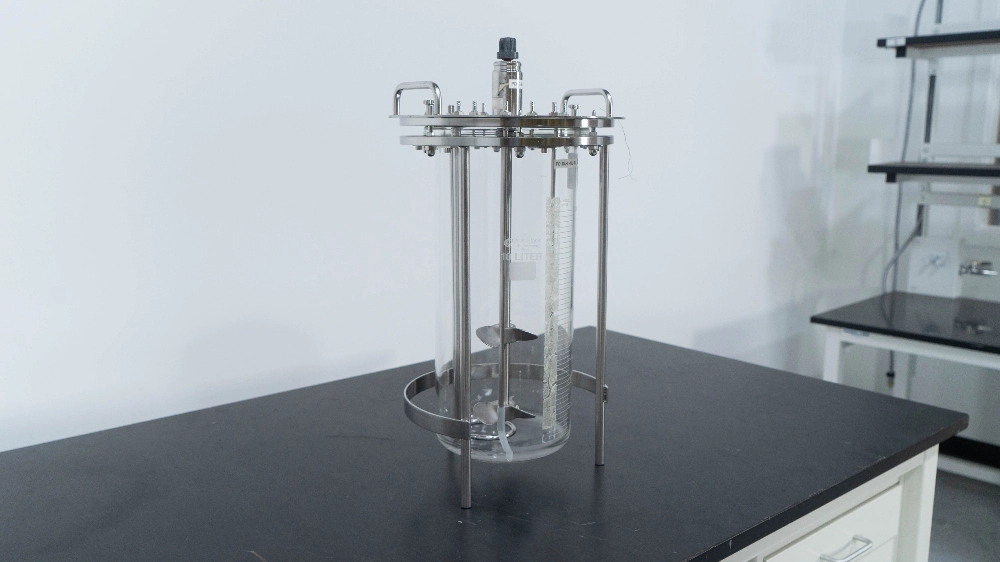 ChemGlass 10 Liter Glass Reactor Vessel With Impeller LabX