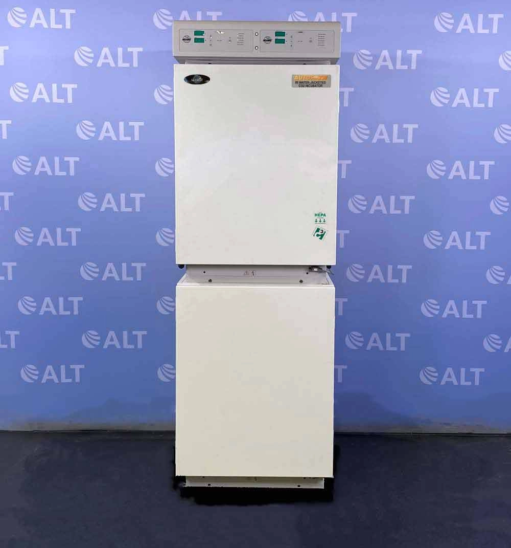 Nuaire Autoflow NU 8700 Dual Stack Water Jacketed CO2 Incubator LabX