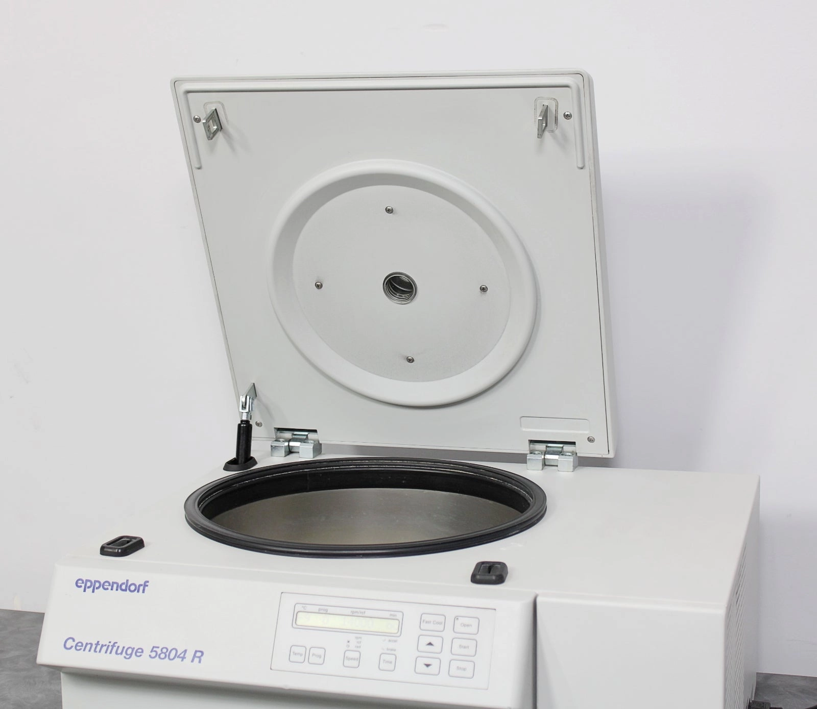 Eppendorf R Refrigerated Benchtop Centrifuge R Labx