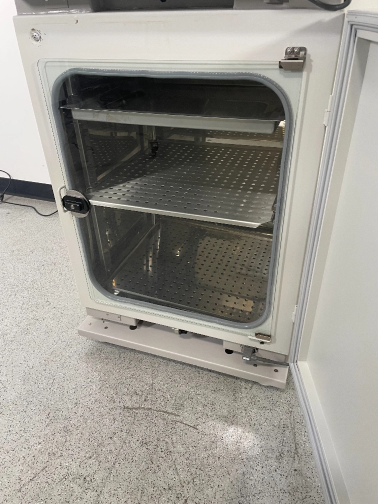 NuAire Autoflow Double Stack IR Water Jacketed CO2 Incubator LabX