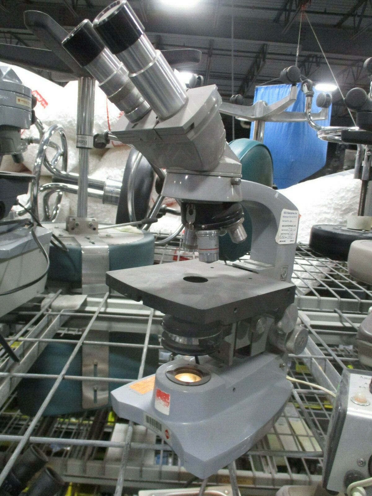 American Optical Medical Laboratory Microscope Bas | LabX.com