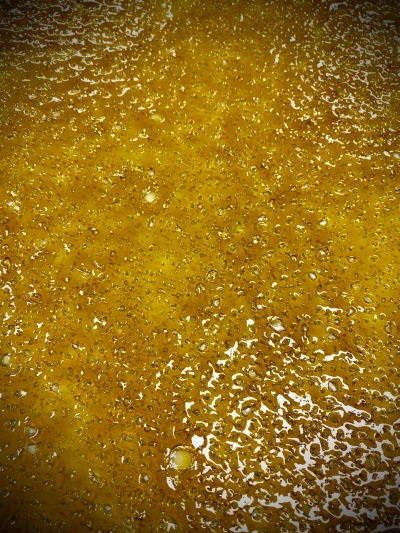 close of up resin during initial resin extraction