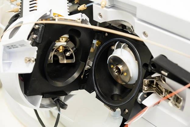 A close-up of a machine

AI-generated content may be incorrect.
