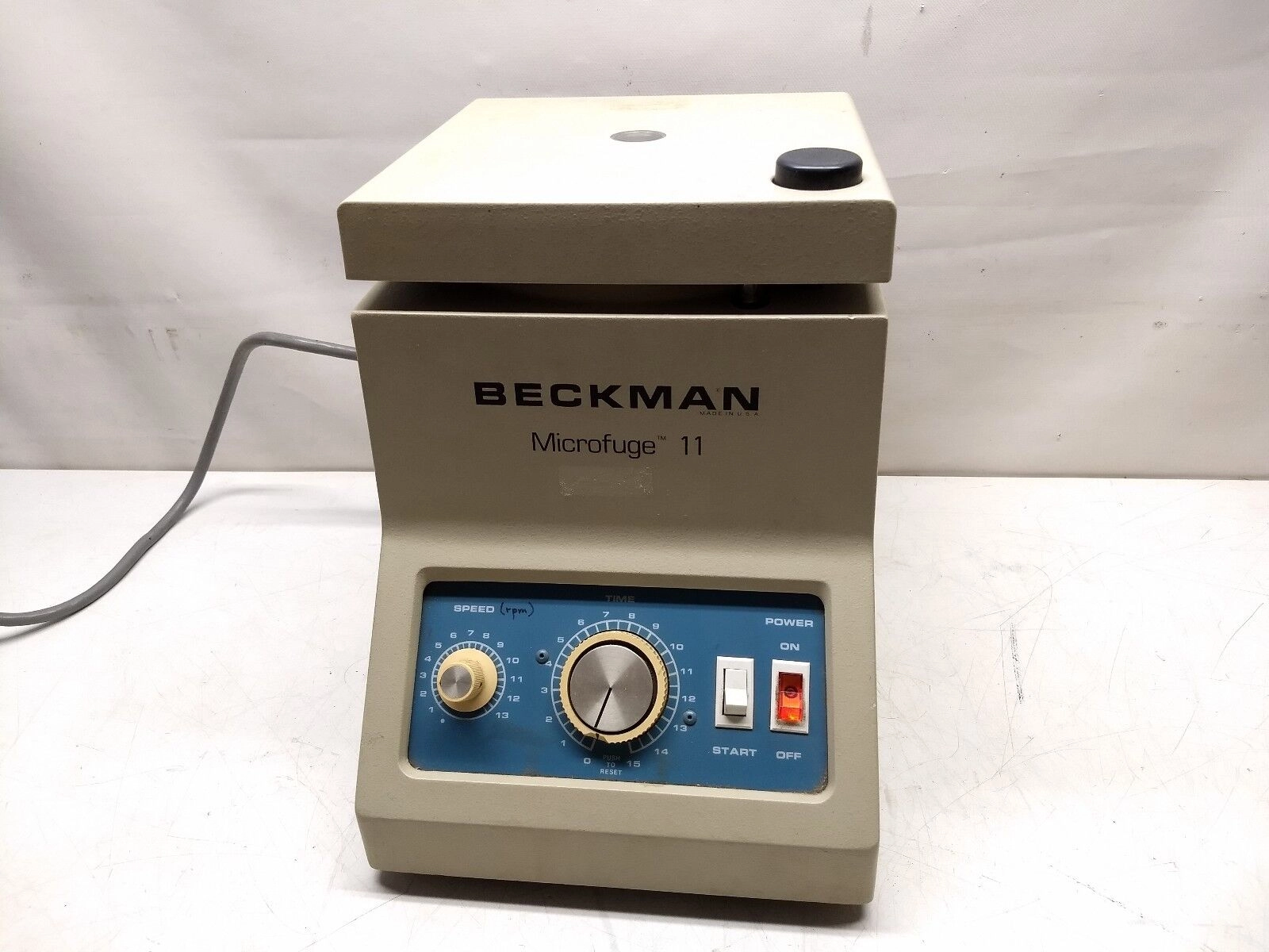 Beckman Microfuge 11 Bench Top Centrifuge D3