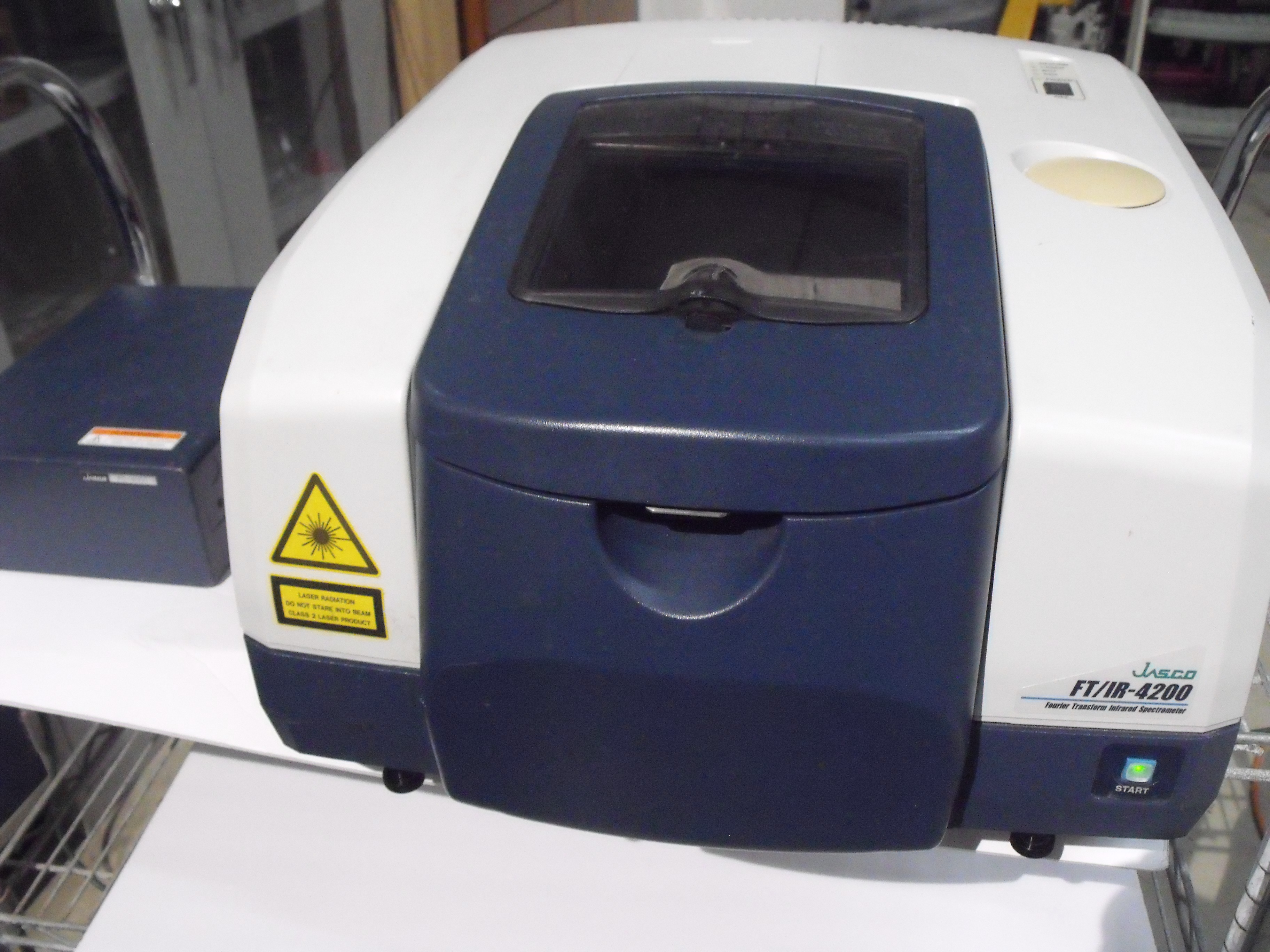 JASCO FT/IR-4200 FOURIER TRANSFORM INFRARED SPECTROMETER w/ SPECTRAMANAGER SOFTWARE
