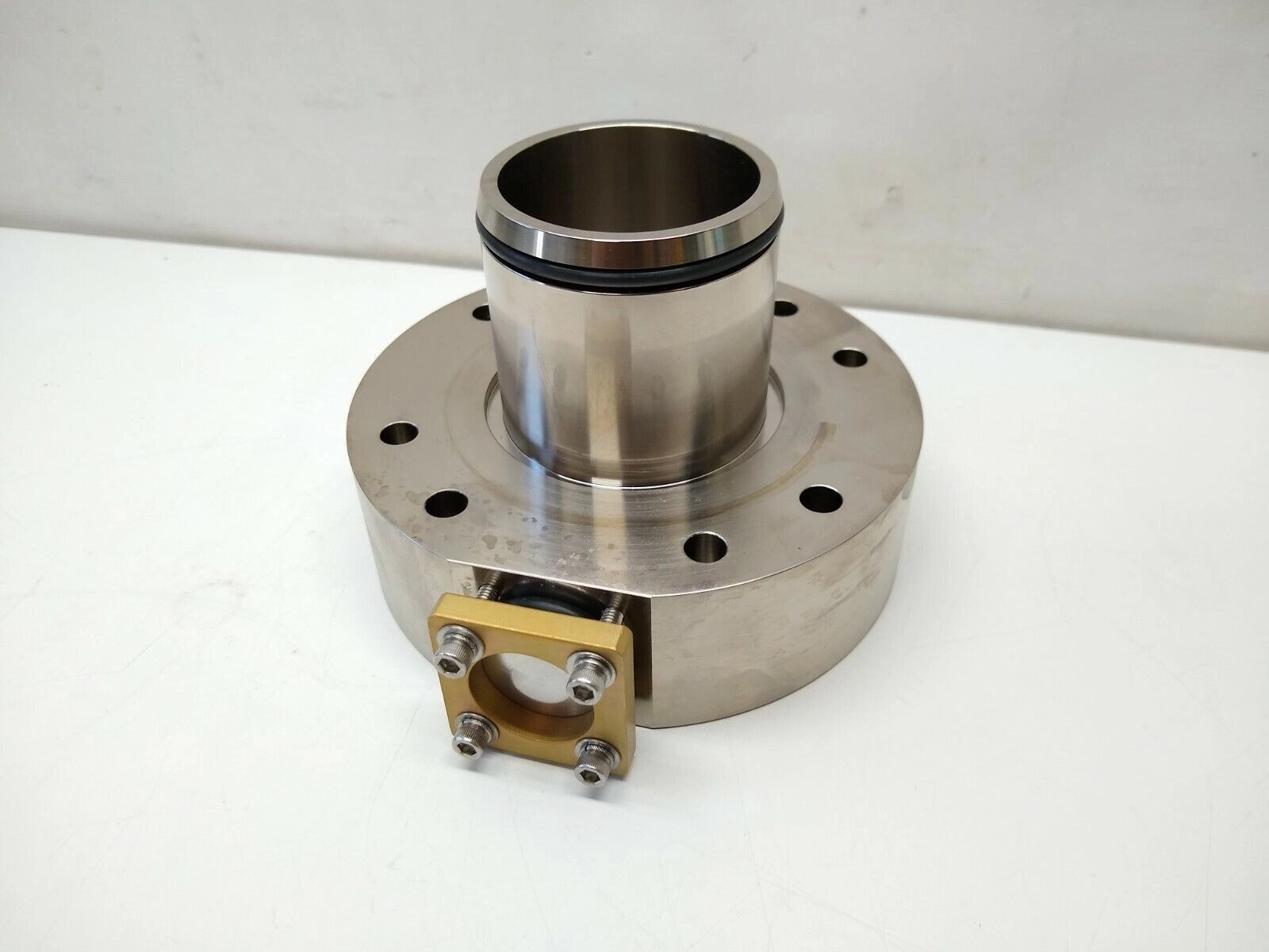 Stainless Steel High Vacuum Flange w/ NW16 Side Po