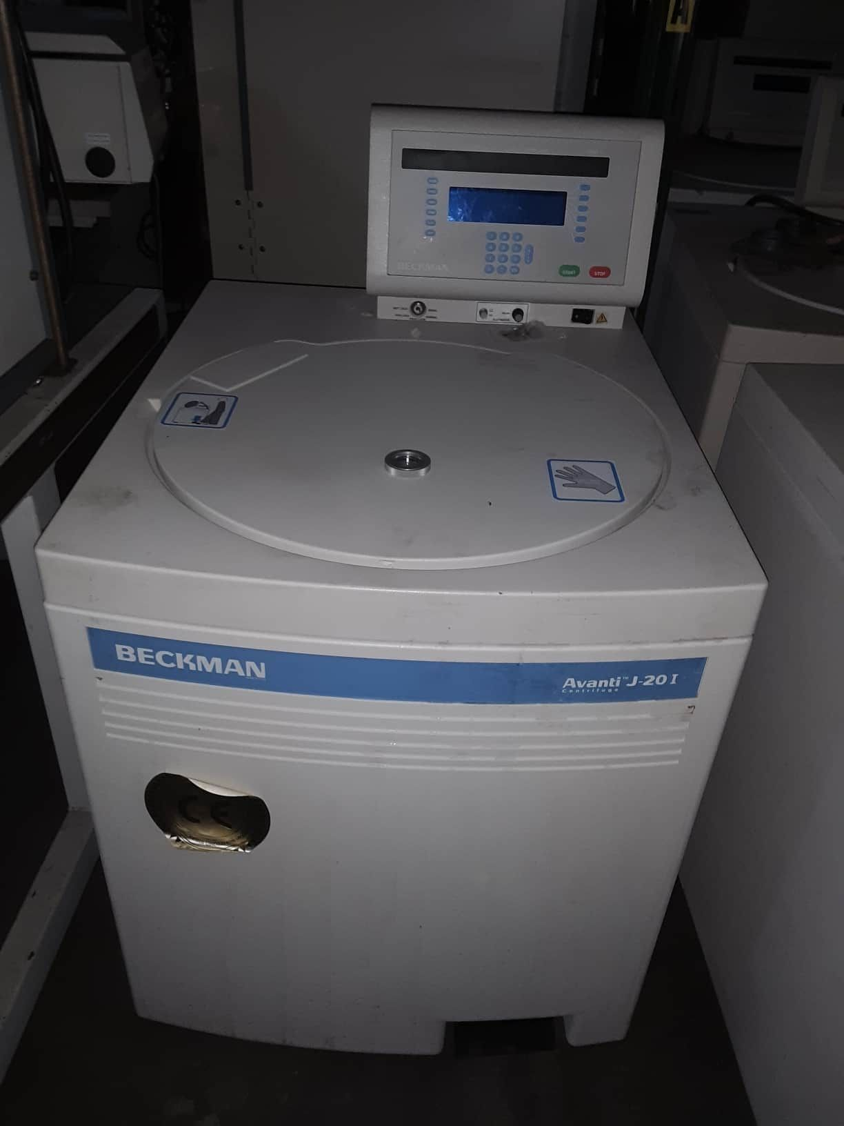 Beckman Avanti J-20I floor centrifuge with elutrator