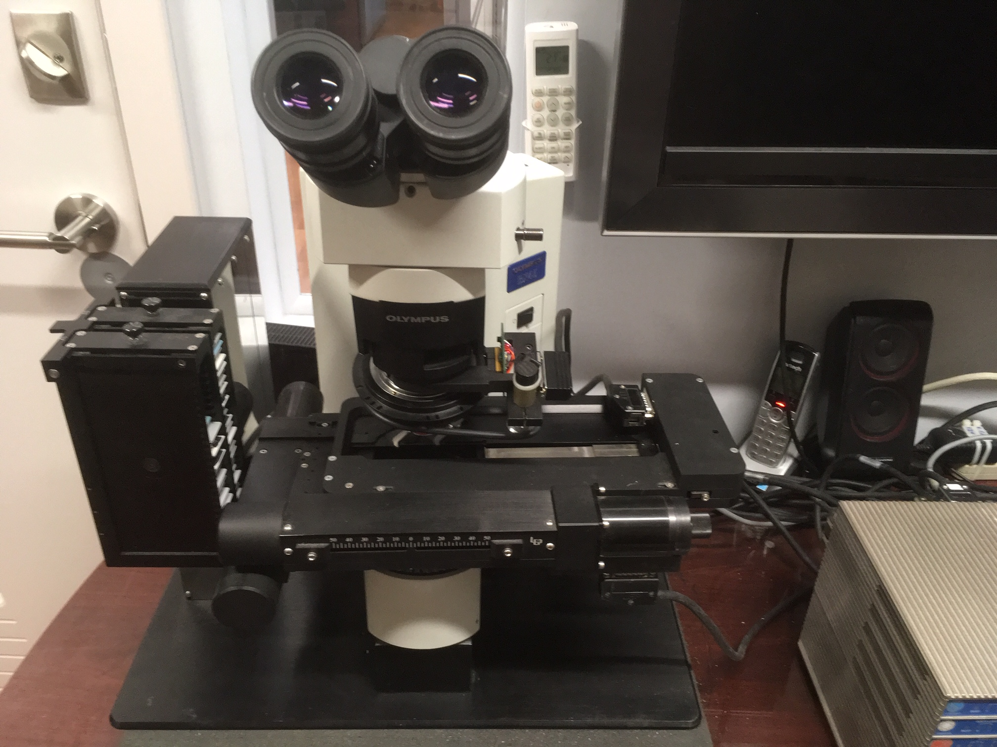 Olympus BX41 BX51, BX-VS, BX51WI or BX51WI microscope with Ludl SL50 slide loader