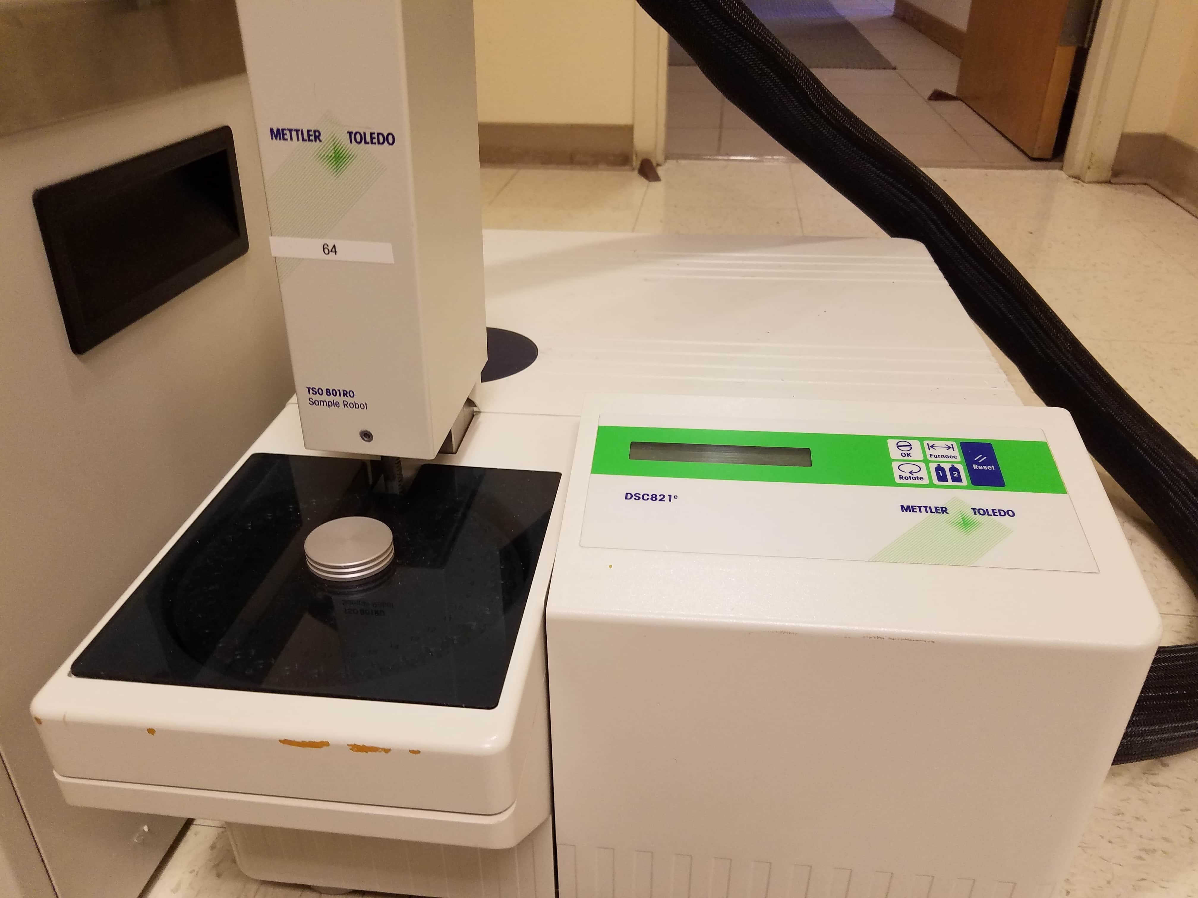 Mettler Calorimeter DSC 821e with sample robot and Thermo EK90 Immersion Cooler with flex probe