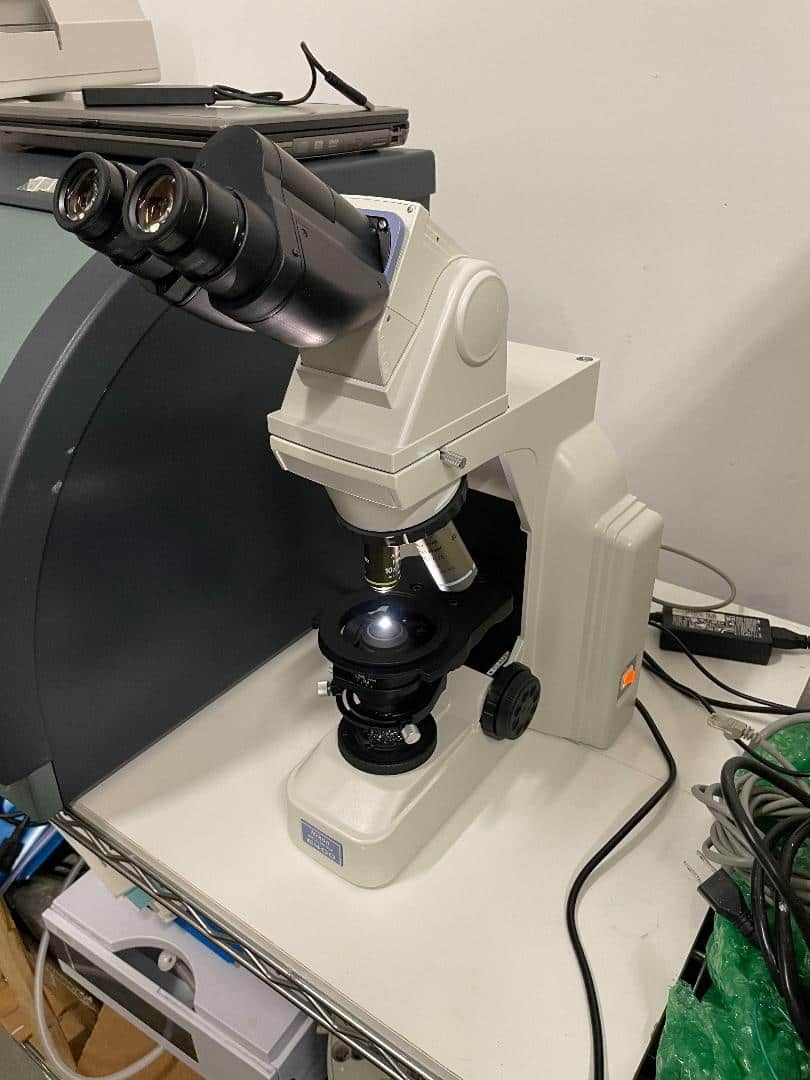 Nikon E400 microscope with two objectives - Barely used