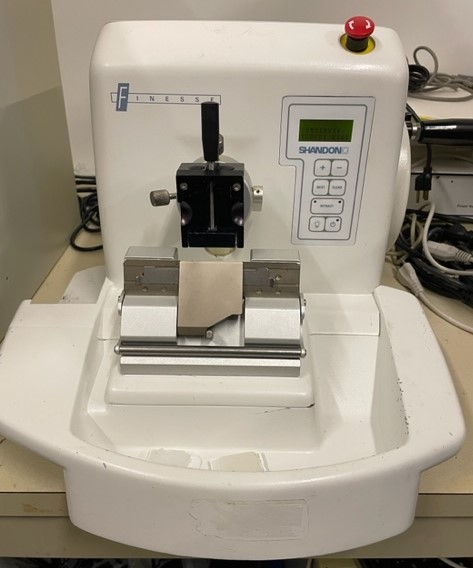Shandon Finesse ME Microtome - Just out of a lab
