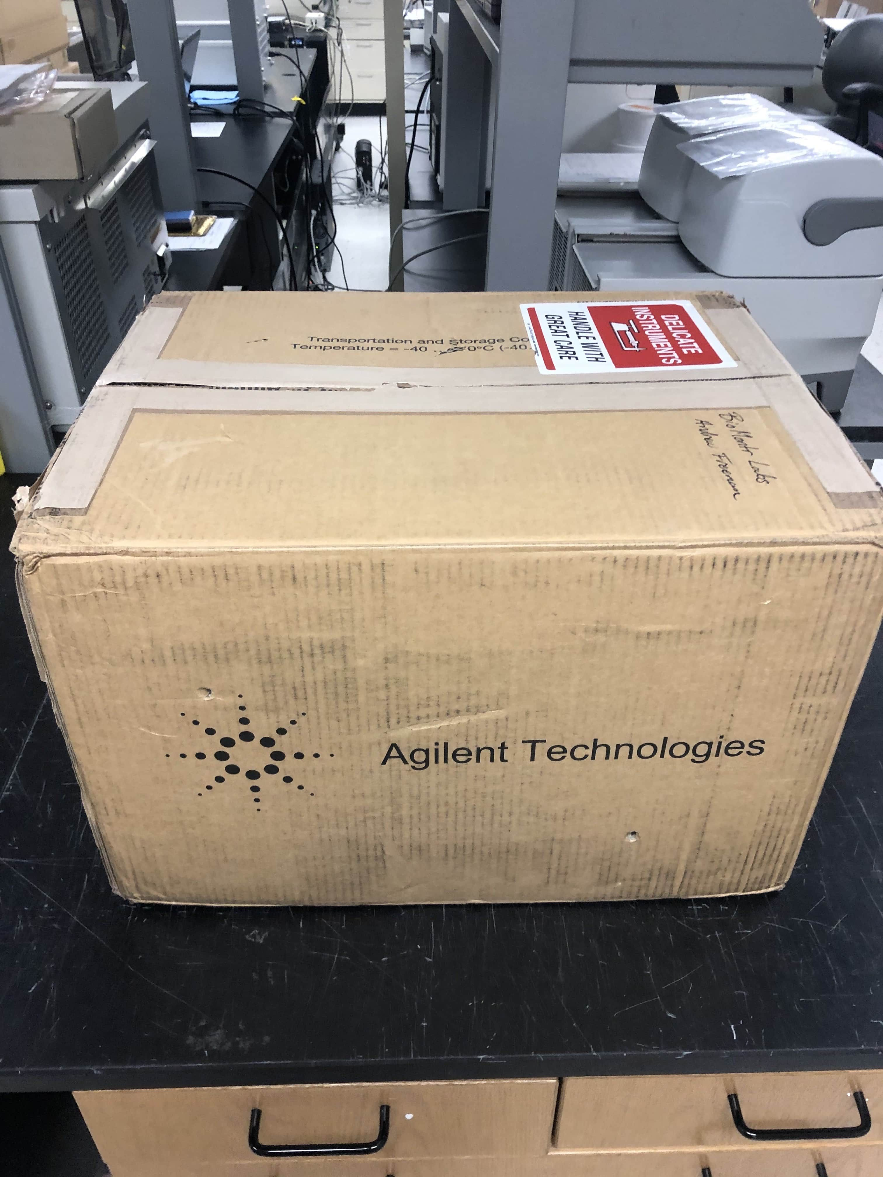 Agilent 2100 Model G2938B Bioanalyzer Complete system-New Agilent Reburb Unit-Like New Condition