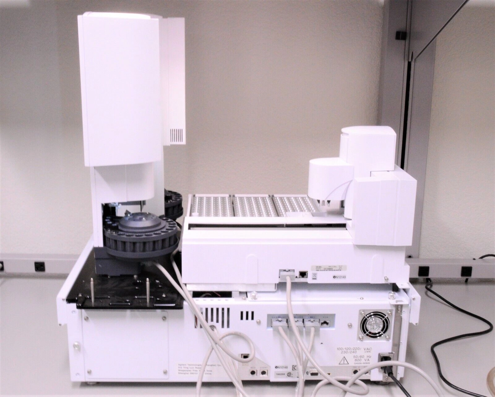 Agilent 7696A HPLC LC/MS GC Sample Prep Workbench | LabX.com