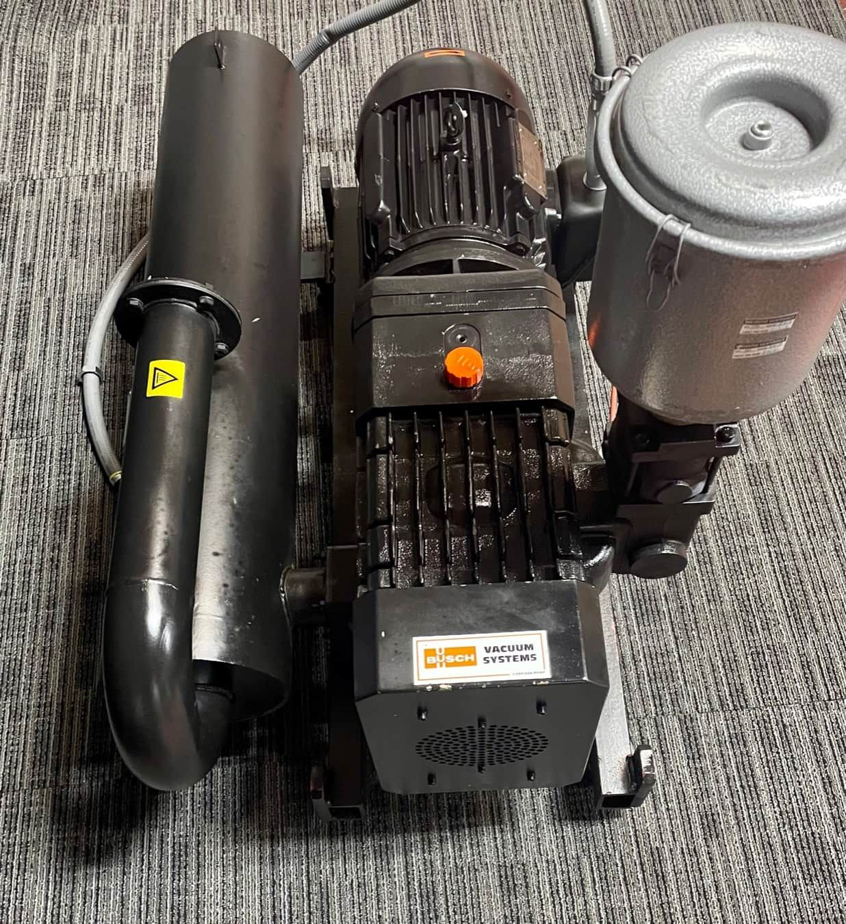 BUSCH MI 1352 BV Vacuum Pump