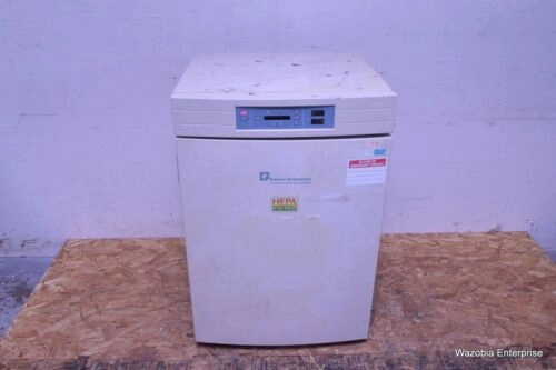 FORMA C02 WATER JACKETED INCUBATOR MODEL 3110