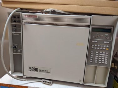 HP series II 5890 Gas Chromatograph
