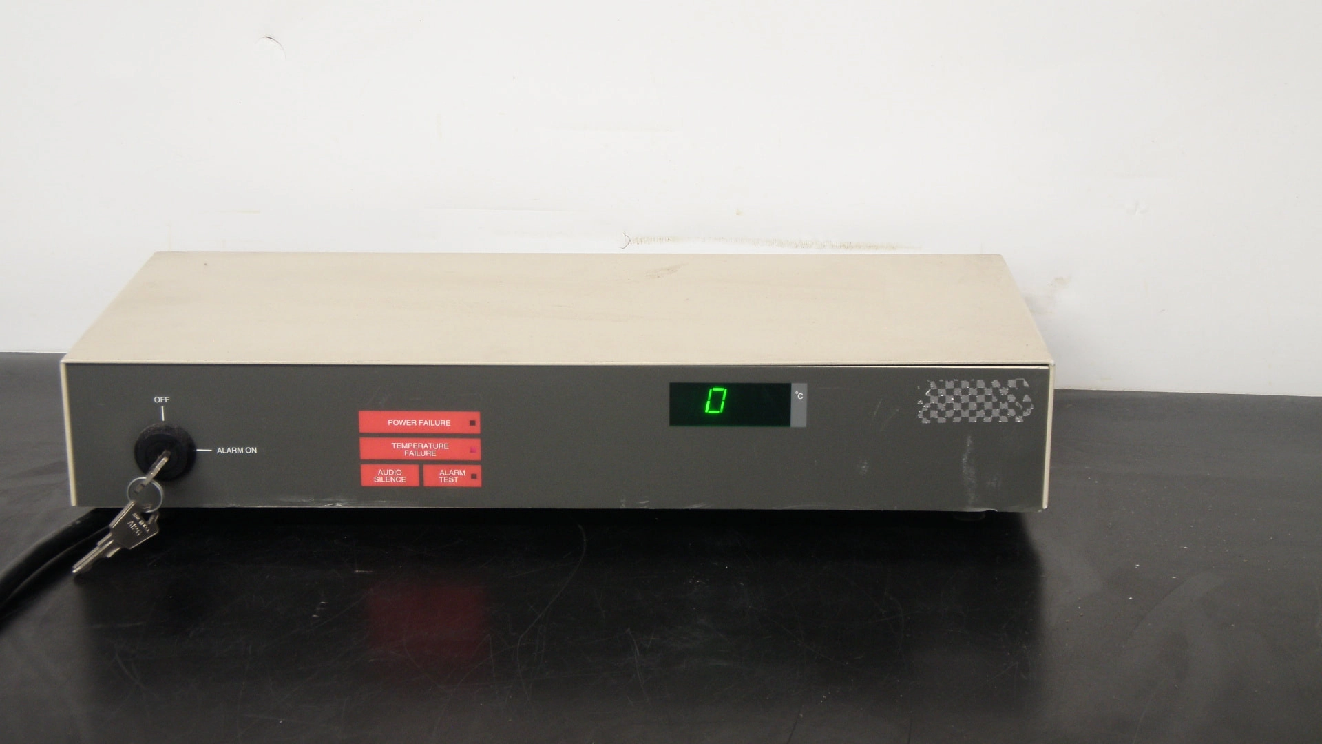 GS Laboratory Equipment  Indicator Alarm w/ Key, Model 6715