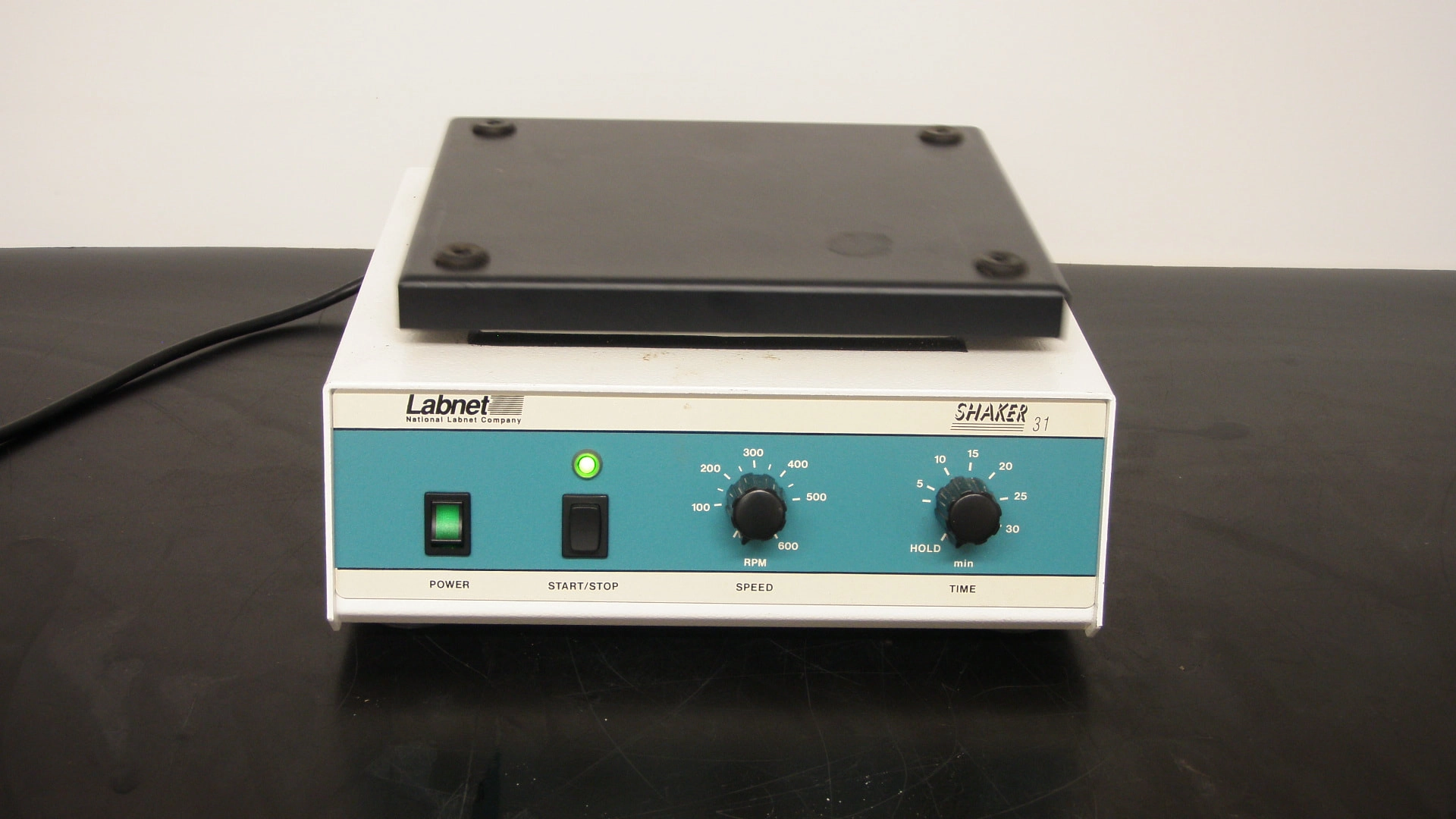 Labnet  Shaker 31