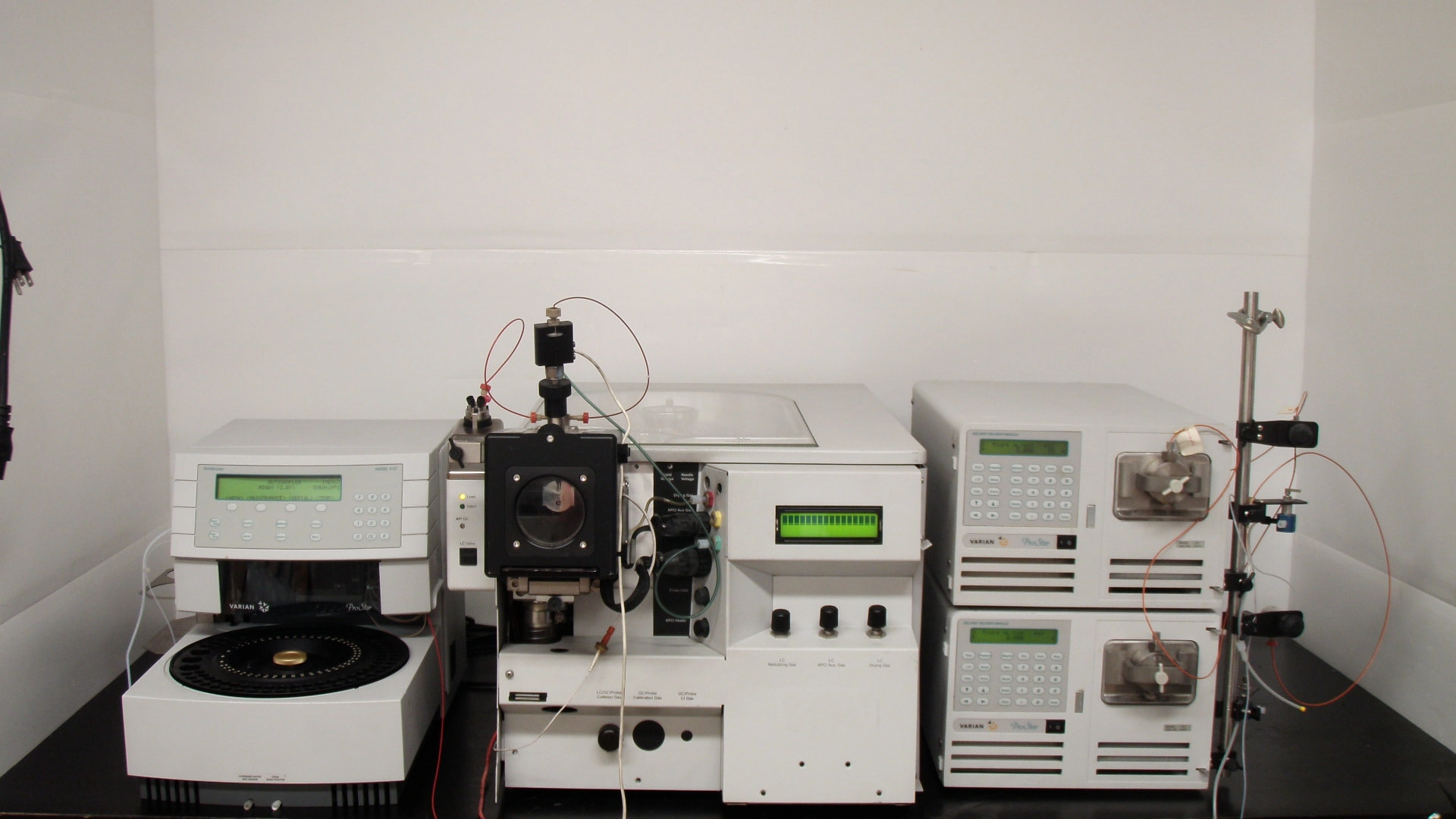 Varian  Triple Quadrupole 1200 w/ Pumps and Autosampler