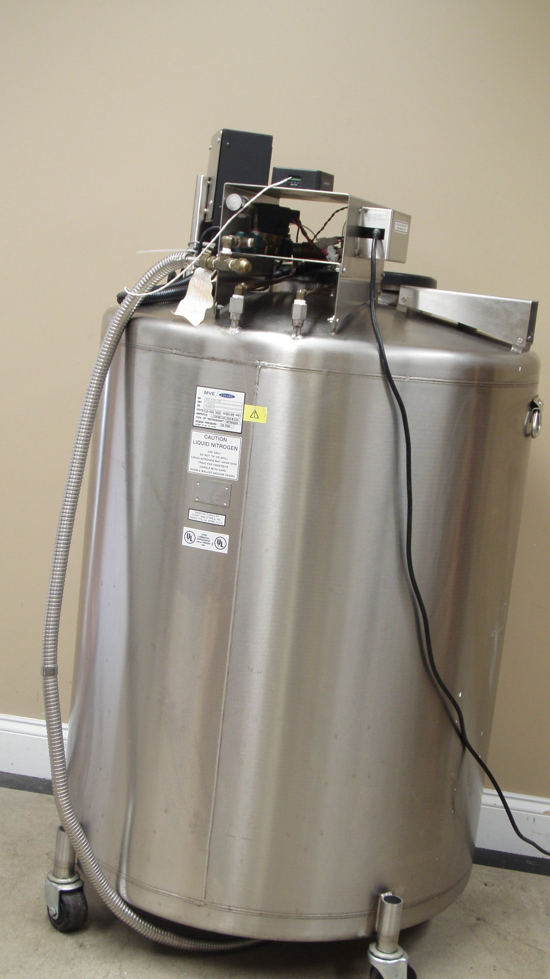 MVE / Chart 800 Series Cryogenic Freezer w/ TEC 3000