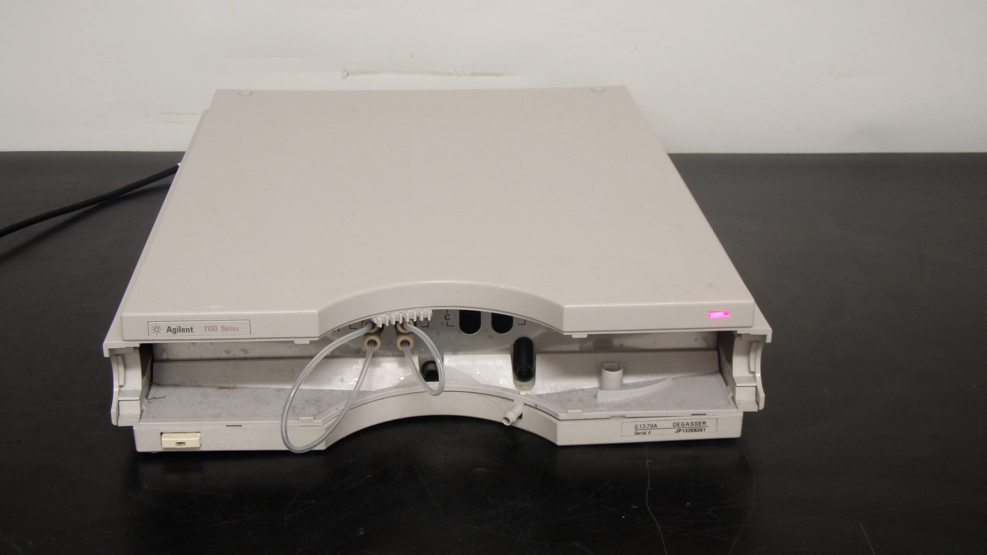 Agilent  1100 Series Degasser, Model G1379A