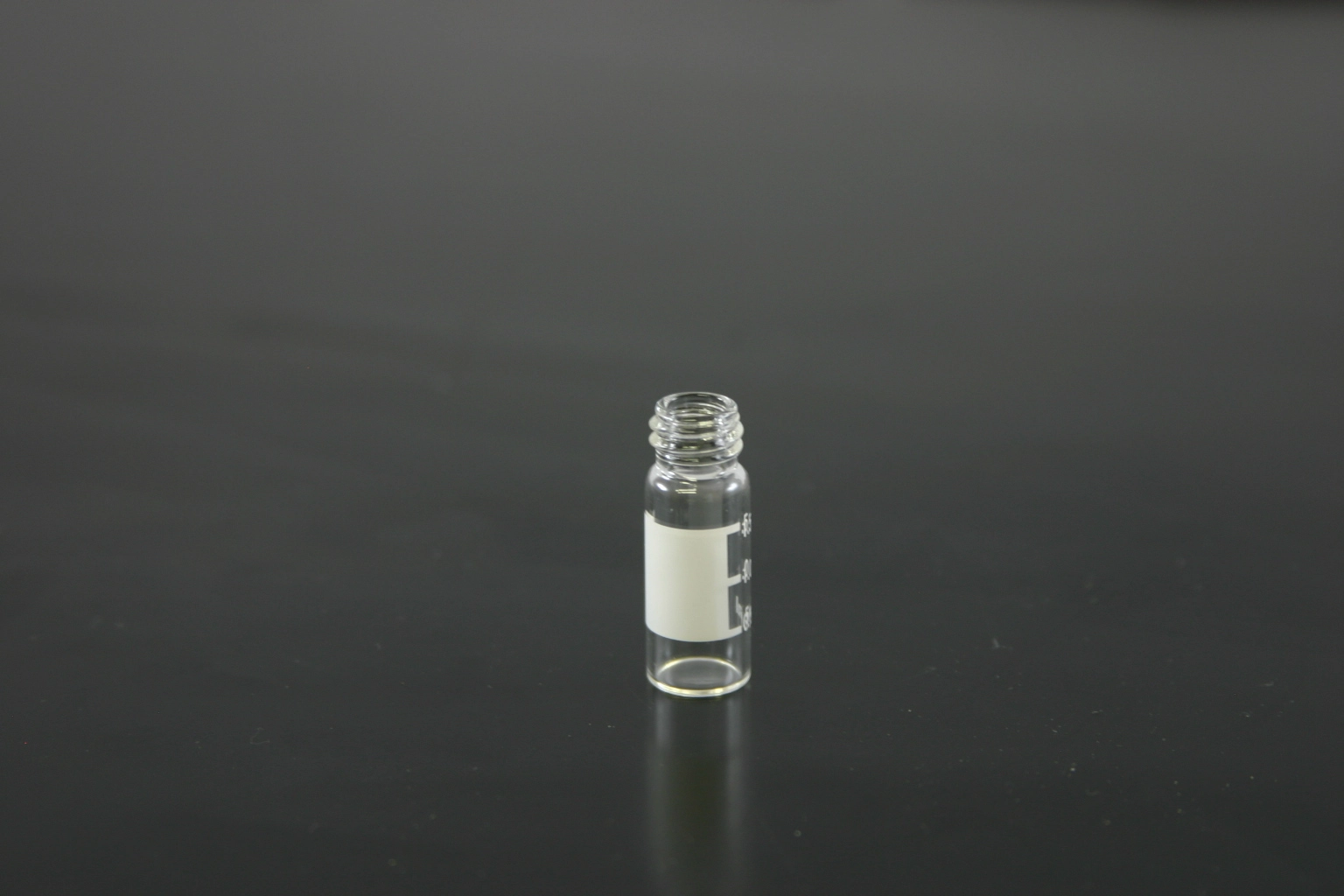 10-425 Large Opening Screw Thread Vials - 1.8mL Clear Vial, w/writing patch Qty 100