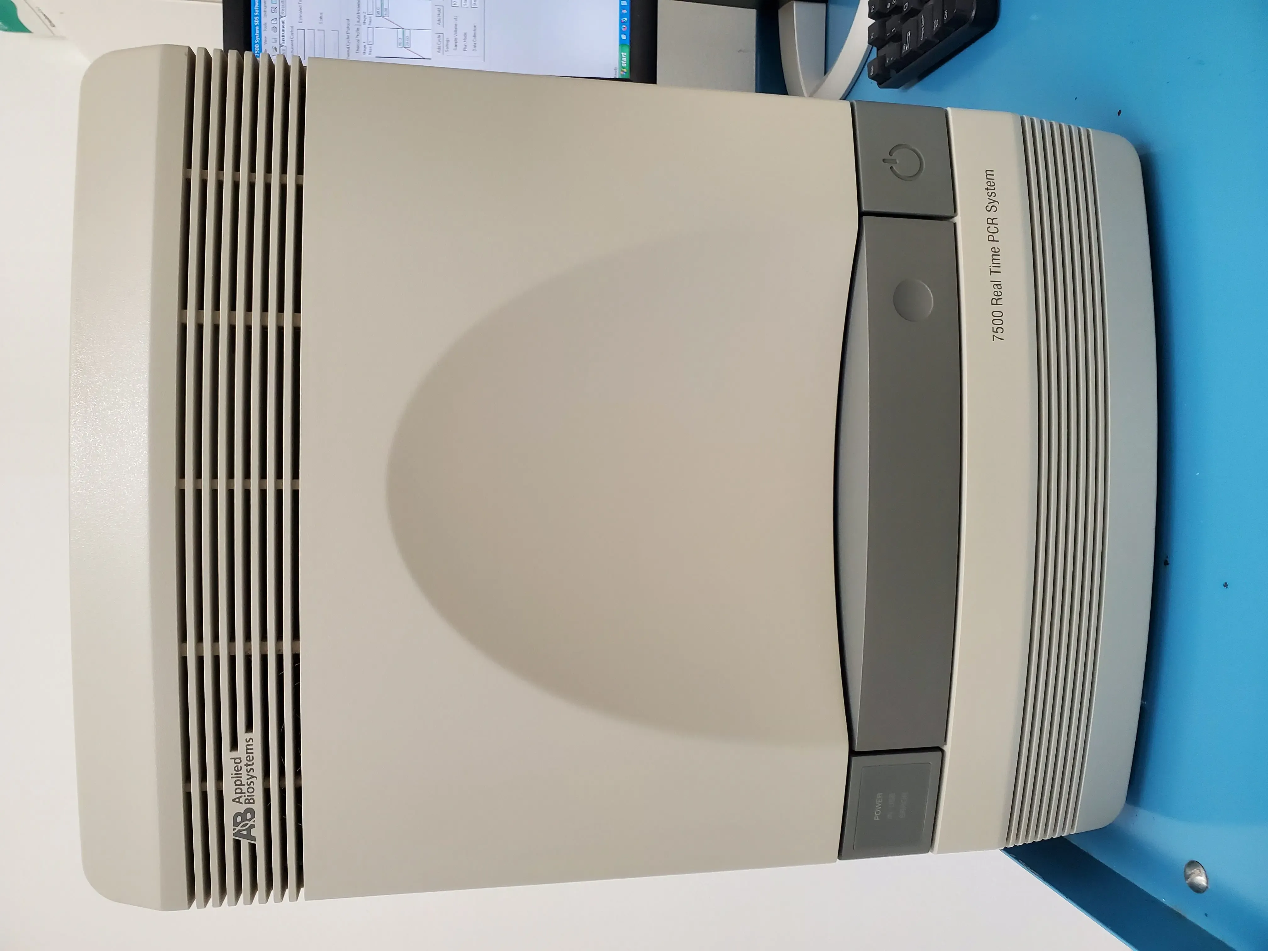 Shimadzu 8060 LC-MS/MS System | LabX.com
