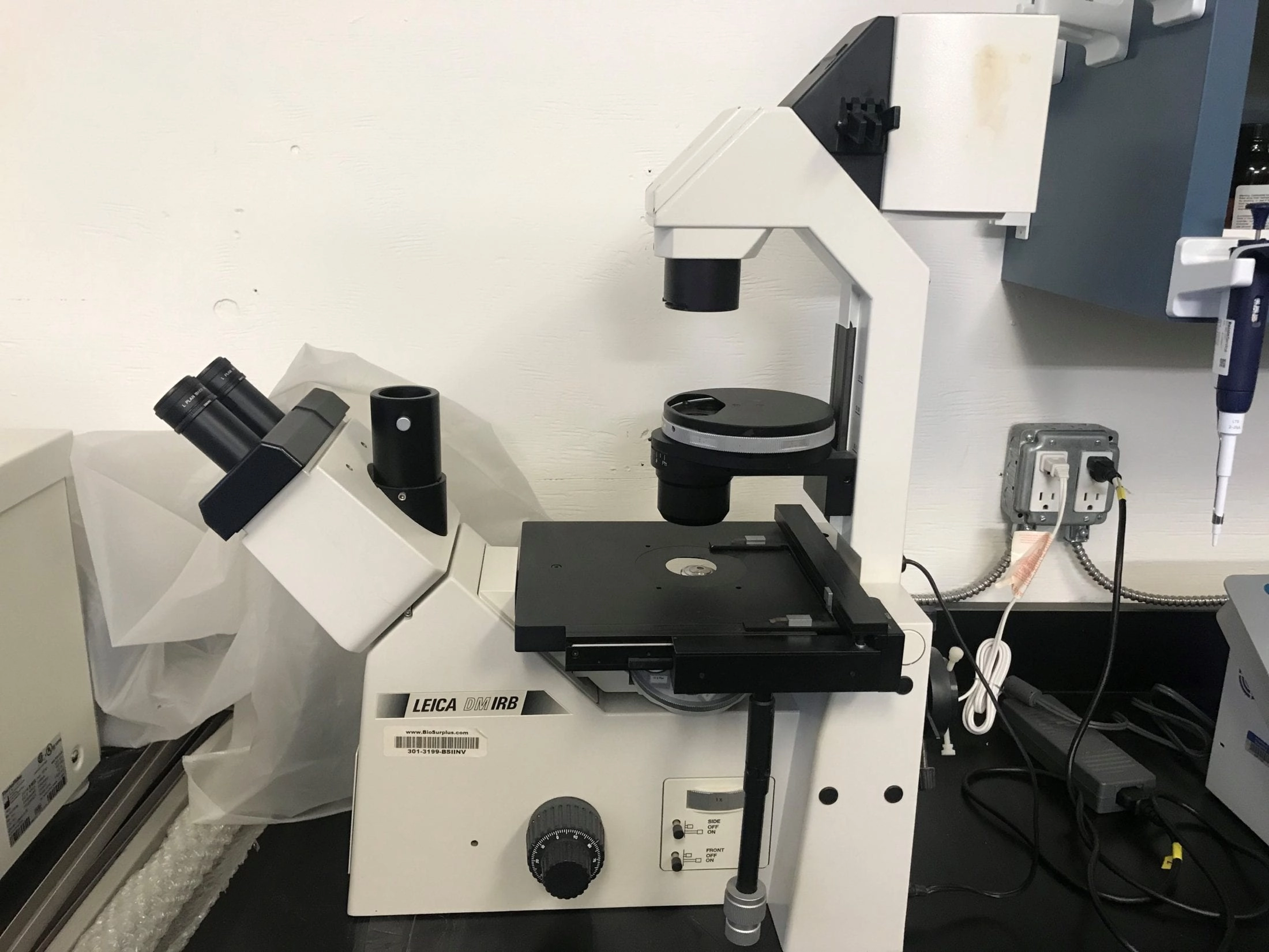 Leica Inverted Phase Contrast Microscope DM-IRB