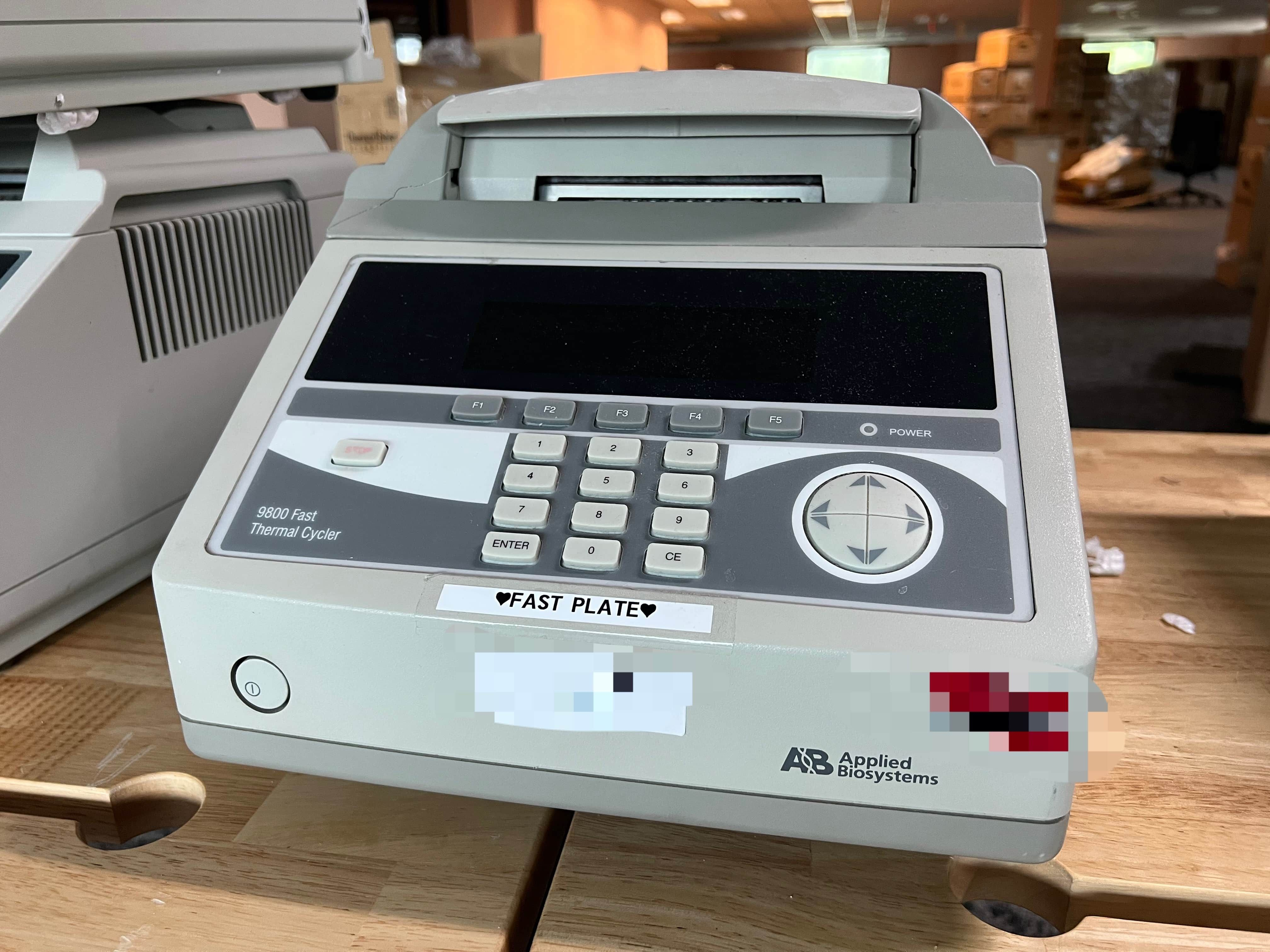 Applied Biosystems 9800 Fast Thermal Cycler