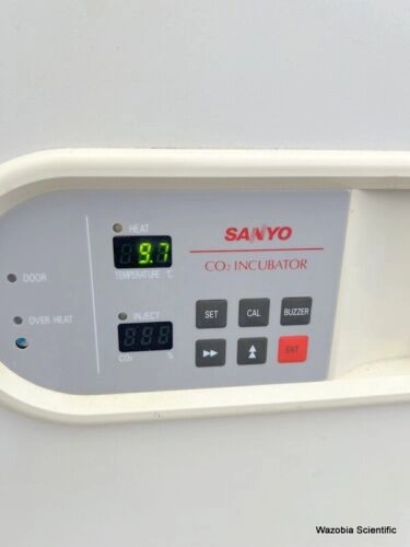 SANYO CO2 LABORATORY INCUBATOR MODEL MCO-17AI | LabX.com