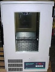 NEW BRUNSWICK SCIENTIFIC 4230 Refrigerated Incubator