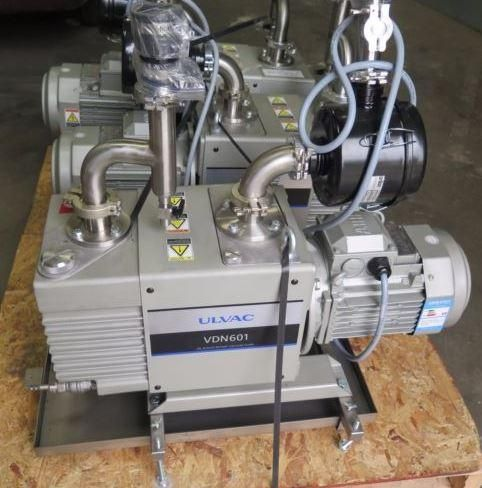 Ulvac Model VDN 601 Oil Sealed Rotary Vacuum Pump Barely Used Year 2013