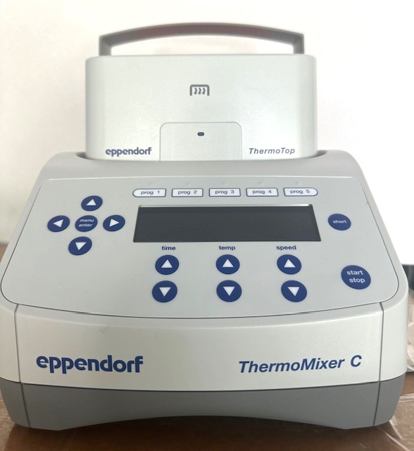 Eppendorf Thermomixer C with 2ml plate and cover - Immaculate