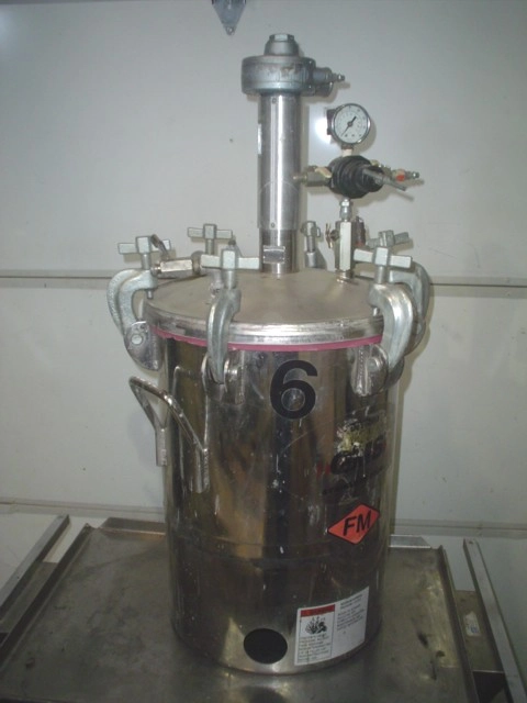 Used Devilbiss QMS 10 Gallon Stainless Steel Pressure Tanks with Pneumatic Mixers