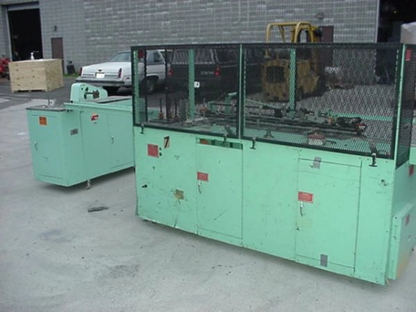 Bivans Model 82 Carton Closer, 60 P.m.