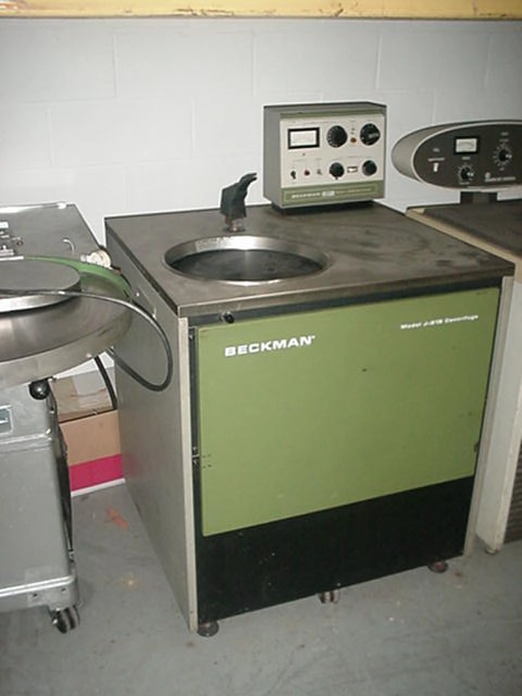 Beckman J-21b Lab Centrifuge