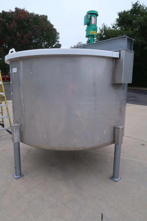 1,000 Gallon Stainless Steel Vertical Mix Tank