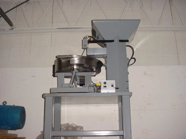 Industrial Feeding Systems 24 In. Diameter Vibratory Bowl