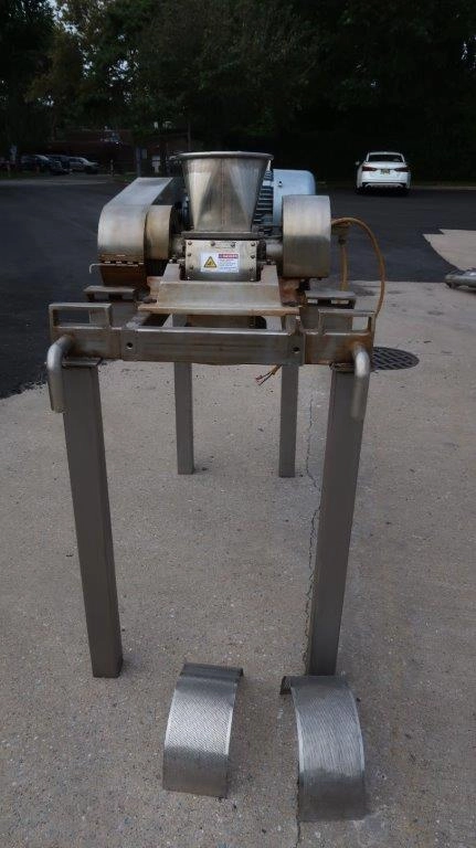 Fitzpatrick DS6 Pulverizer, 15HP, Stainless Steel Legs