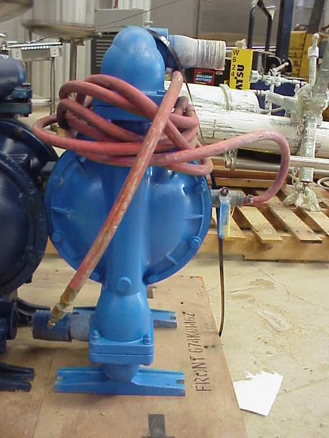 SANDPIPER/WARREN RUPP Air powered double diaphragm pump