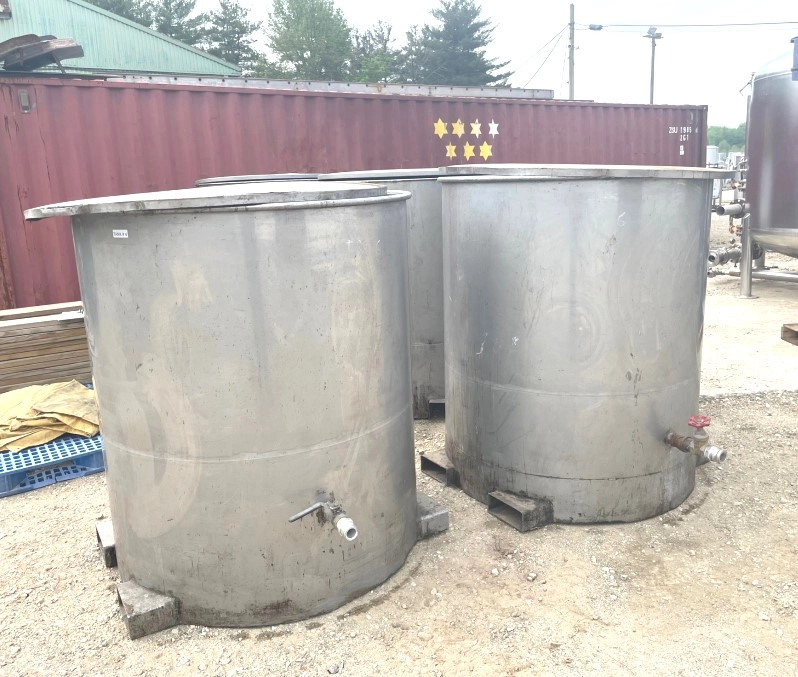 350 Gallon Stainless Steel Portable tote tanks with forklift Slots
