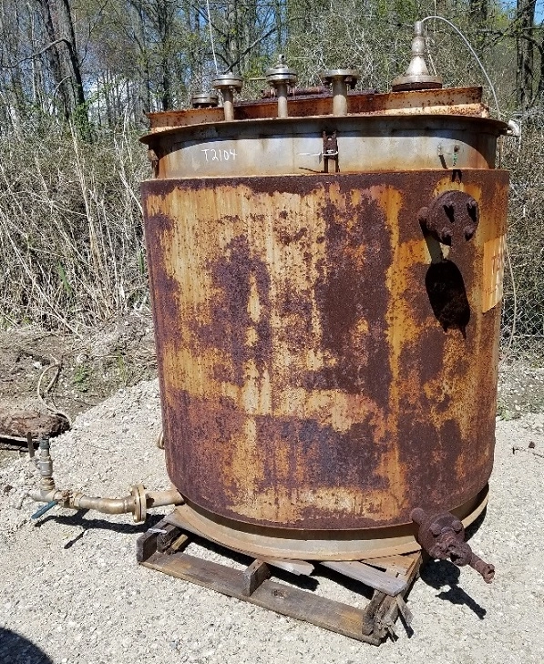 used 550 Gallon Stainless Steel Tank with jacket