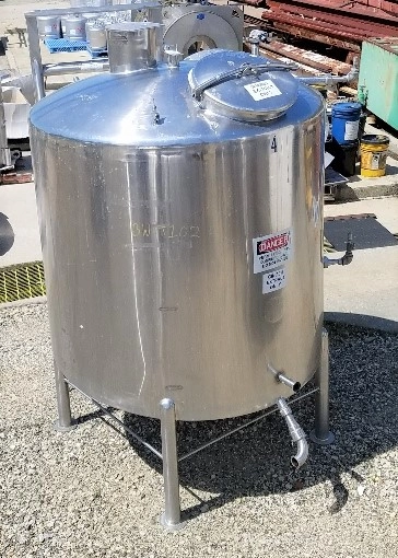 used 550 Gallon Stainless Steel Tank