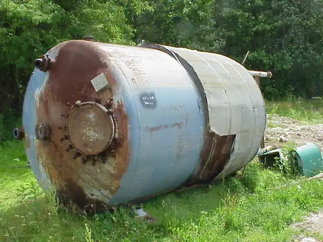 3000 gallon glass lined vessel