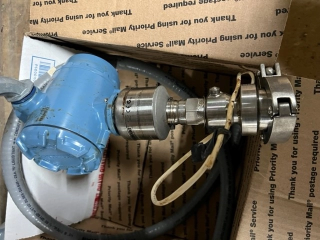 Rosemount Model 300S1 Pressure Transmitter. 300S1AAM5 | LabX.com