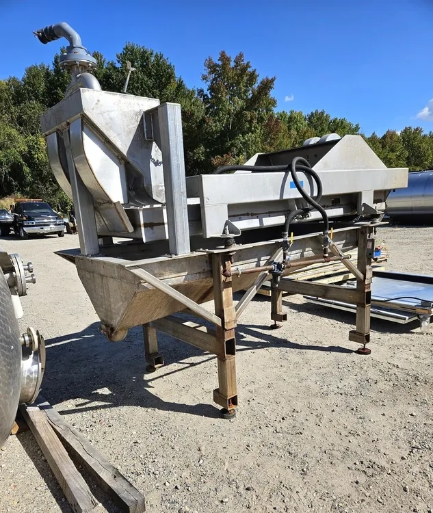 KEY, ISOFLO vibrating Dewatering Screener/Feeder