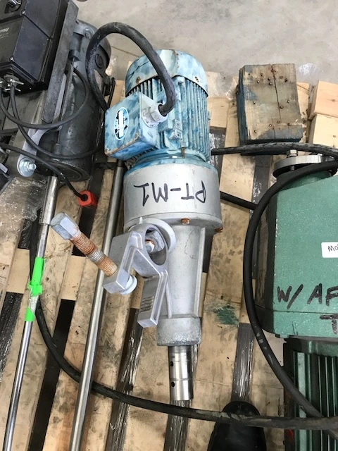 2 HP Clamp-On Mixer. Has Lesson 2 HP