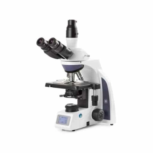Euromex iScope trinocular microscope with EWF 10x/22 mm eyepieces, PLi plan 4/10/S40/S100x oil IOS objectives, rackless stage and 3 W NeoLED K&ouml;hler illumination. With Smart Light Control