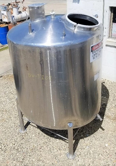 used 550 Gallon Stainless Steel Tank