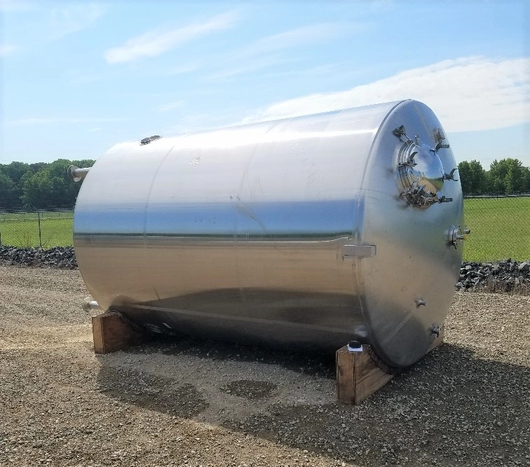 4000 Gallon Stainless Steel Vertical Vacuum Rated Storage Tank